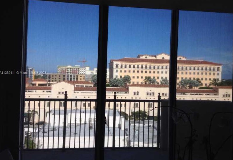 4100 Salzedo St Apt 819, Miami, FL 33146