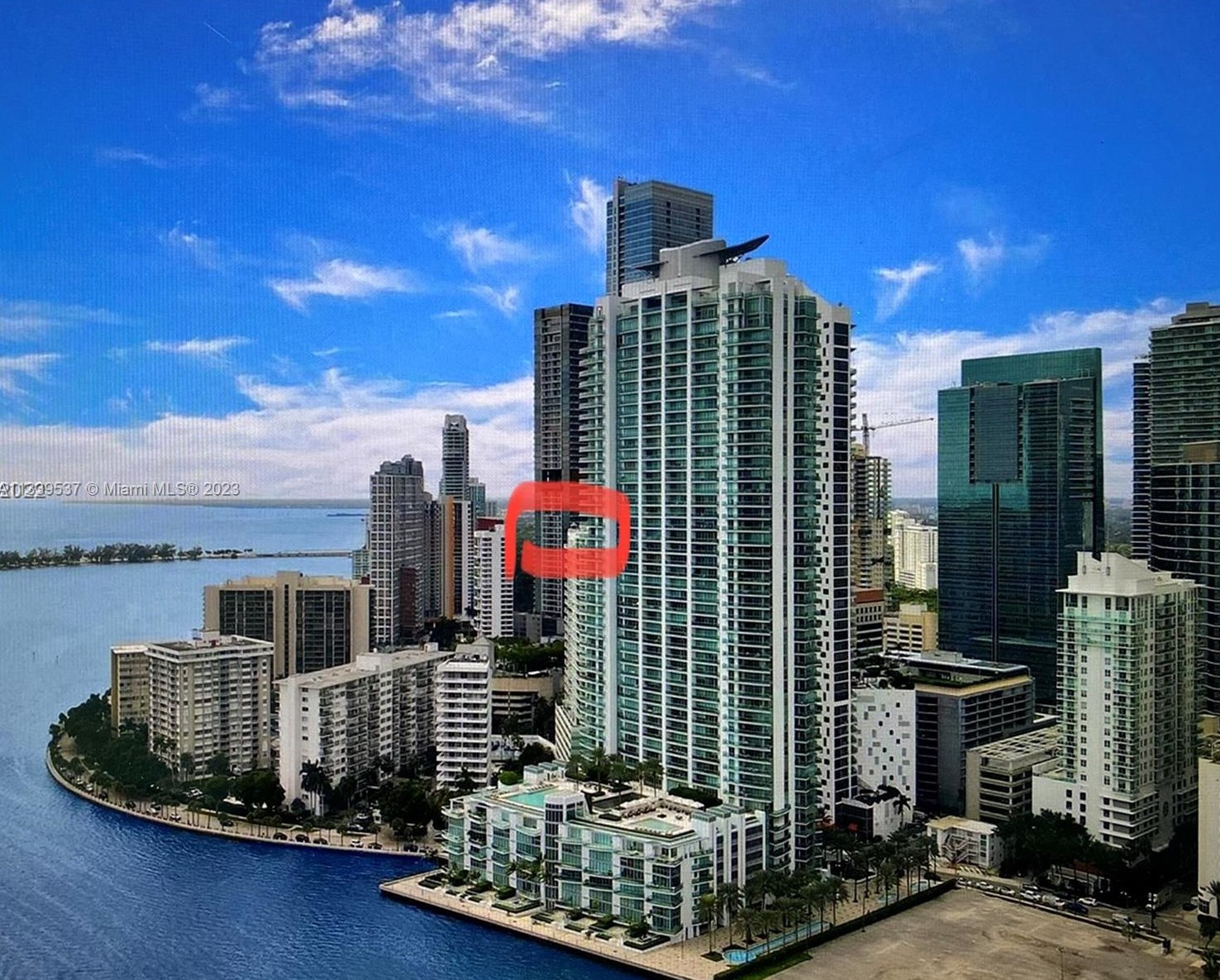 1331 Brickell Bay Dr, Miami FL  33131-3690 exterior