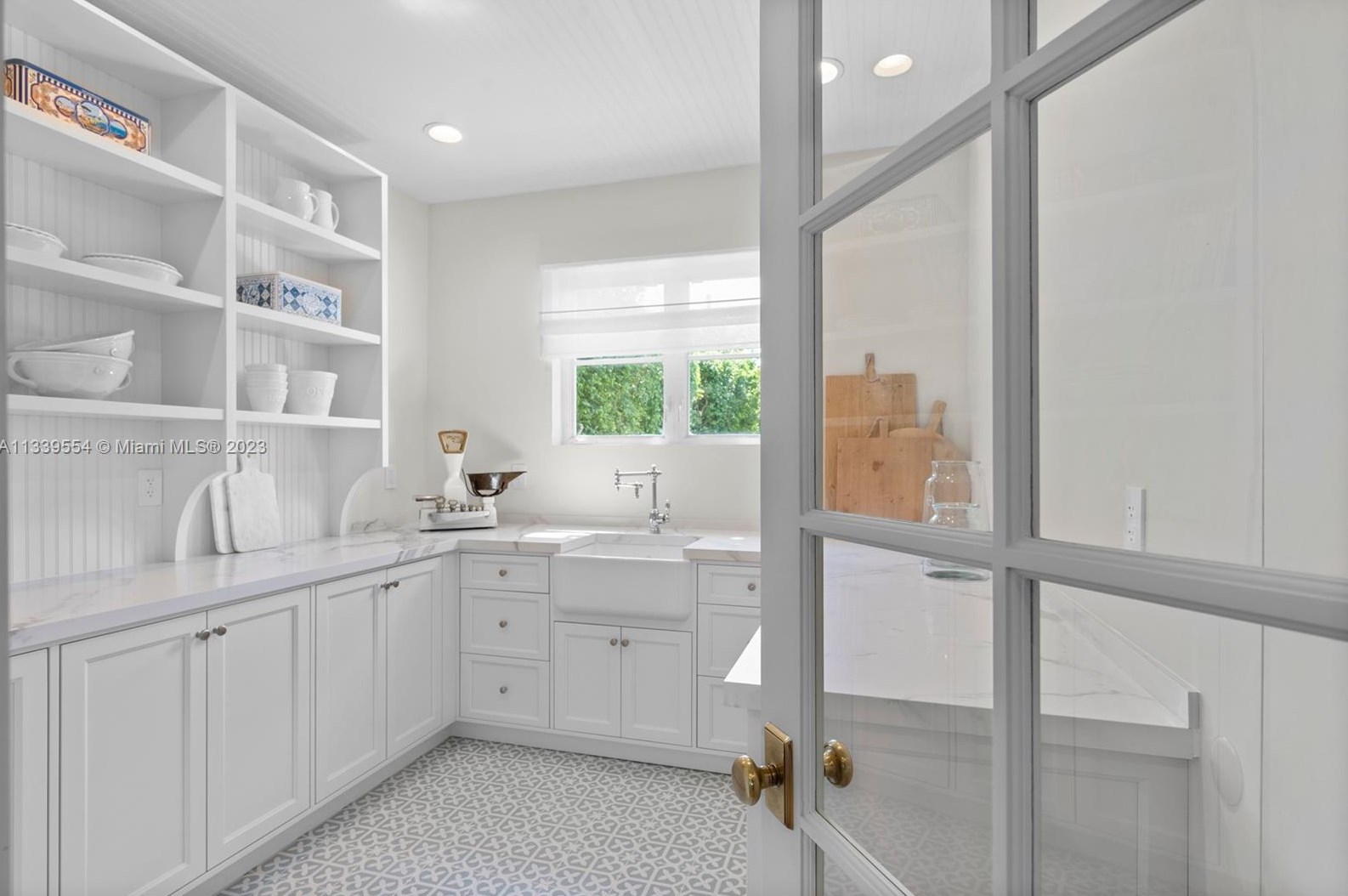 3447 Chase Ave, Miami FL  33140-3416 exterior