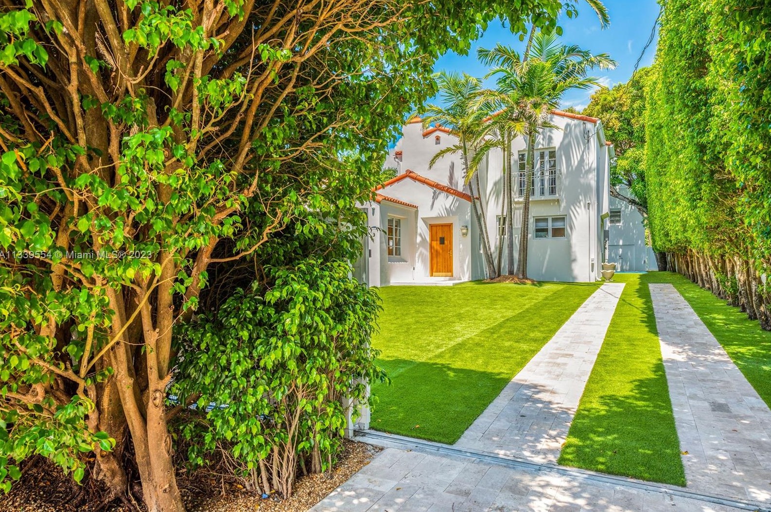 3447 Chase Ave, Miami FL  33140-3416 exterior