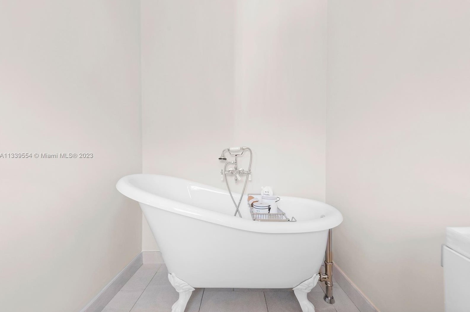 3447 Chase Ave, Miami FL  33140-3416 exterior