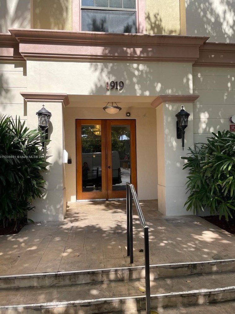 1919 Van Buren St Apt 106a, Hollywood, FL