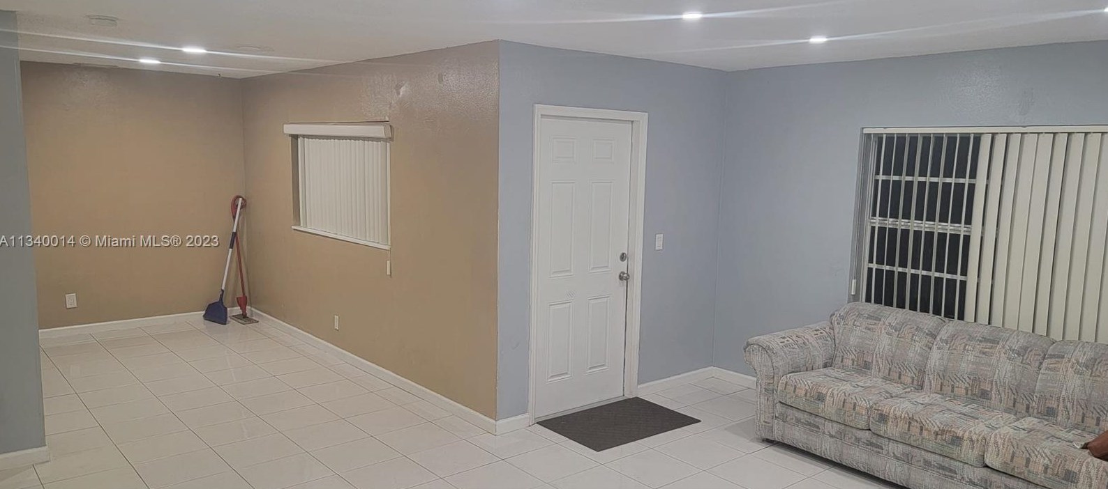922 N 22nd Ave #1, Hollywood, FL 33020