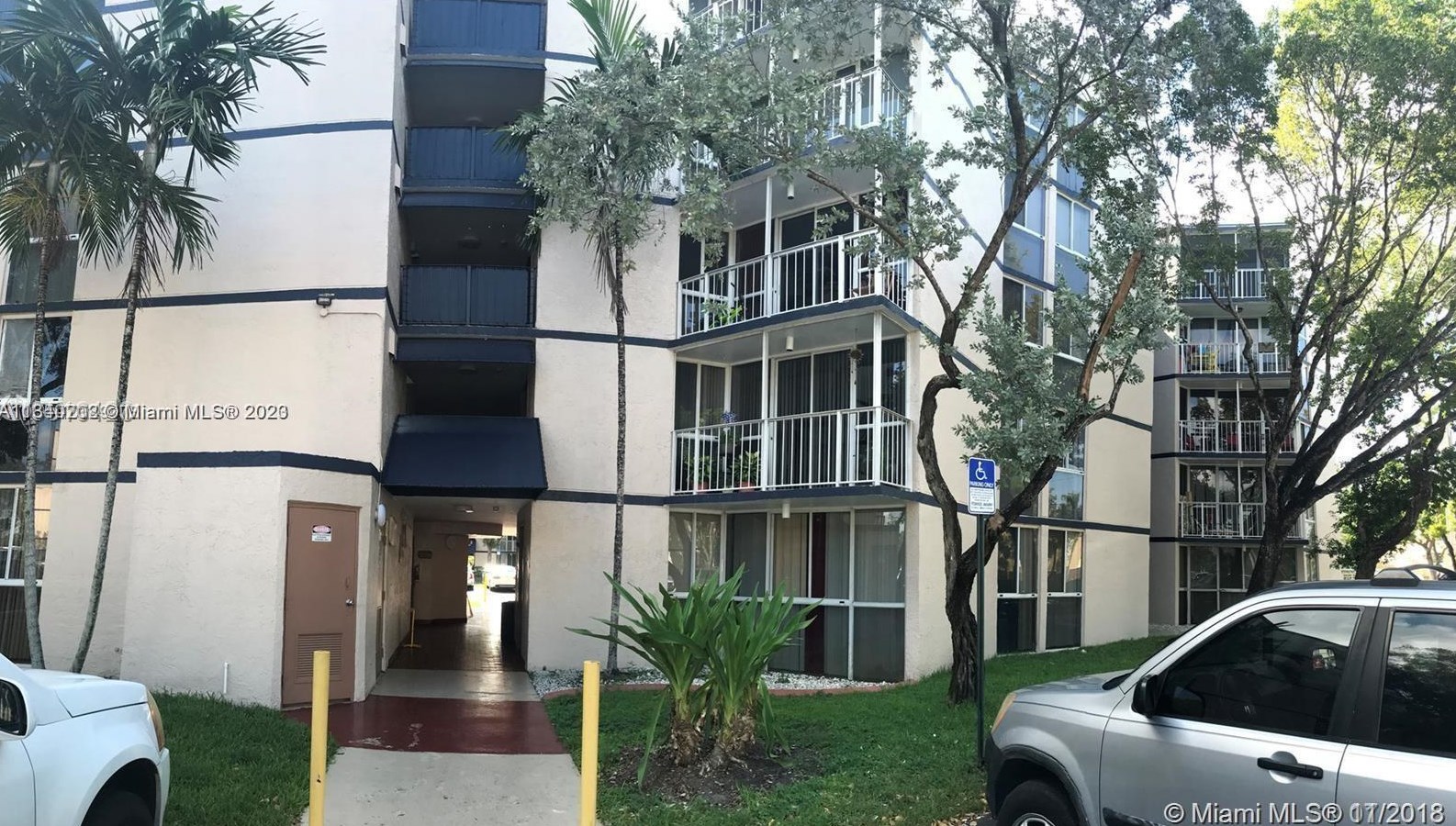 7075 186th St Nw #c106, Hialeah, FL 33015