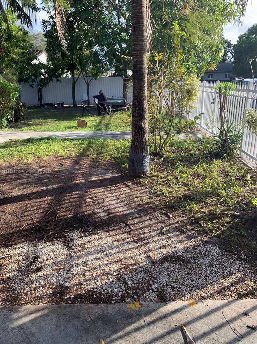 17971 4th Ave, Miami, FL 33169-4310