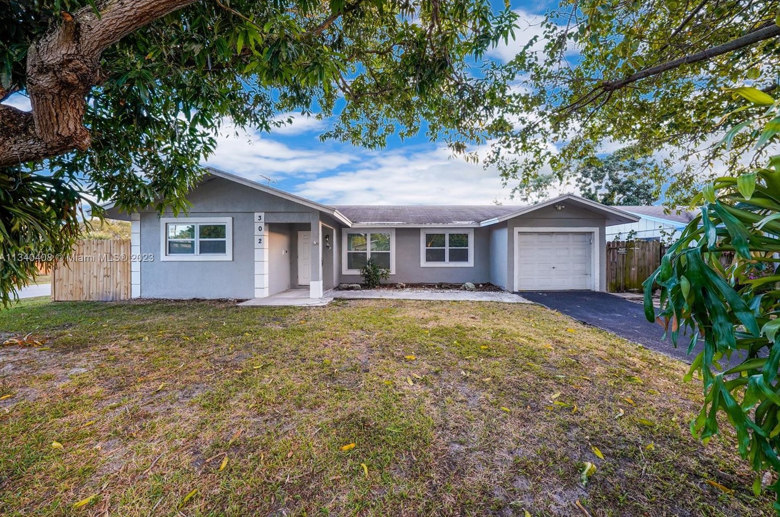 302 5th Ave, Boynton Beach, FL 33435-3872