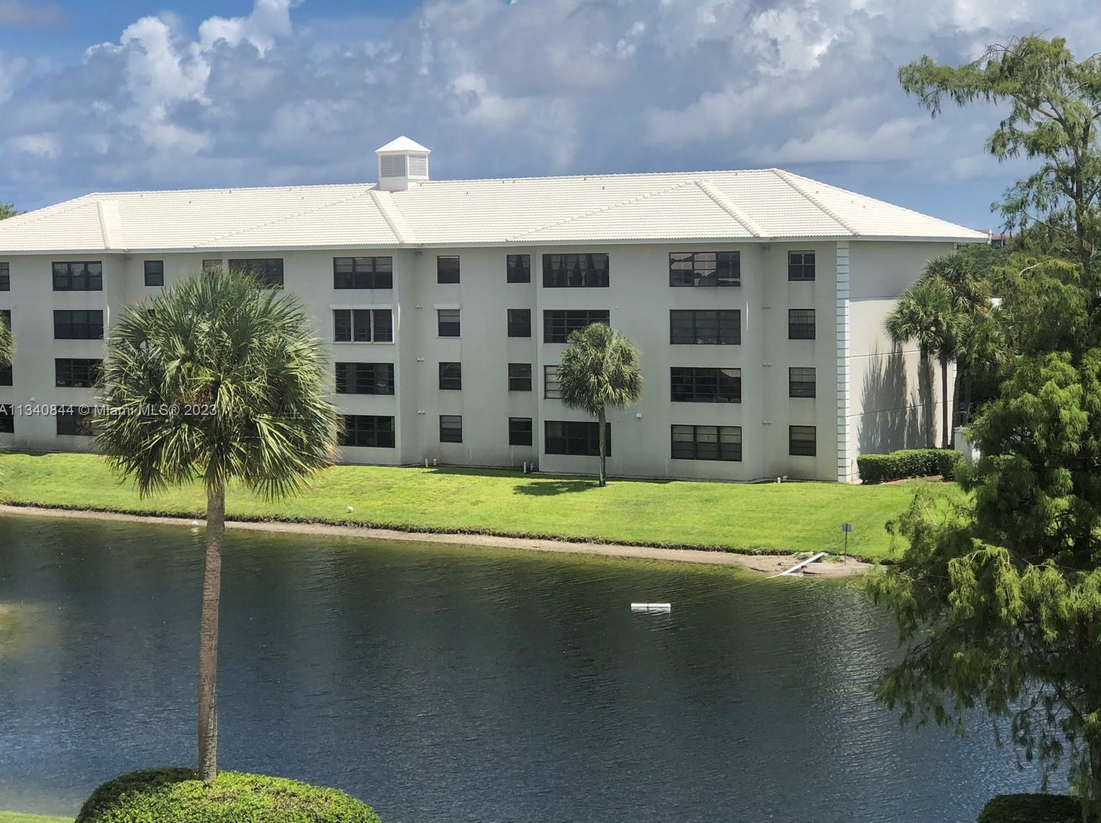 6109 Balboa Cir, Boca Raton FL  33433-8182 exterior