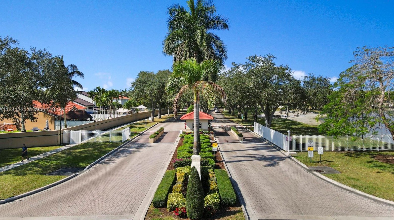 19922 Nw 88th Ave, Hialeah, FL 33018