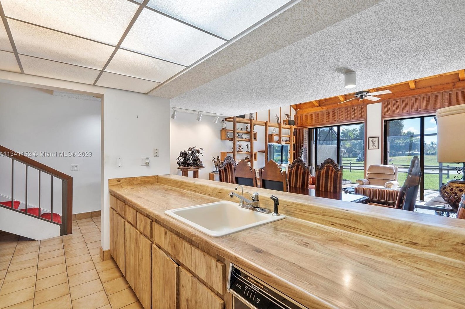 1471 Fairway Rd, Hollywood FL 33026-3039 exterior