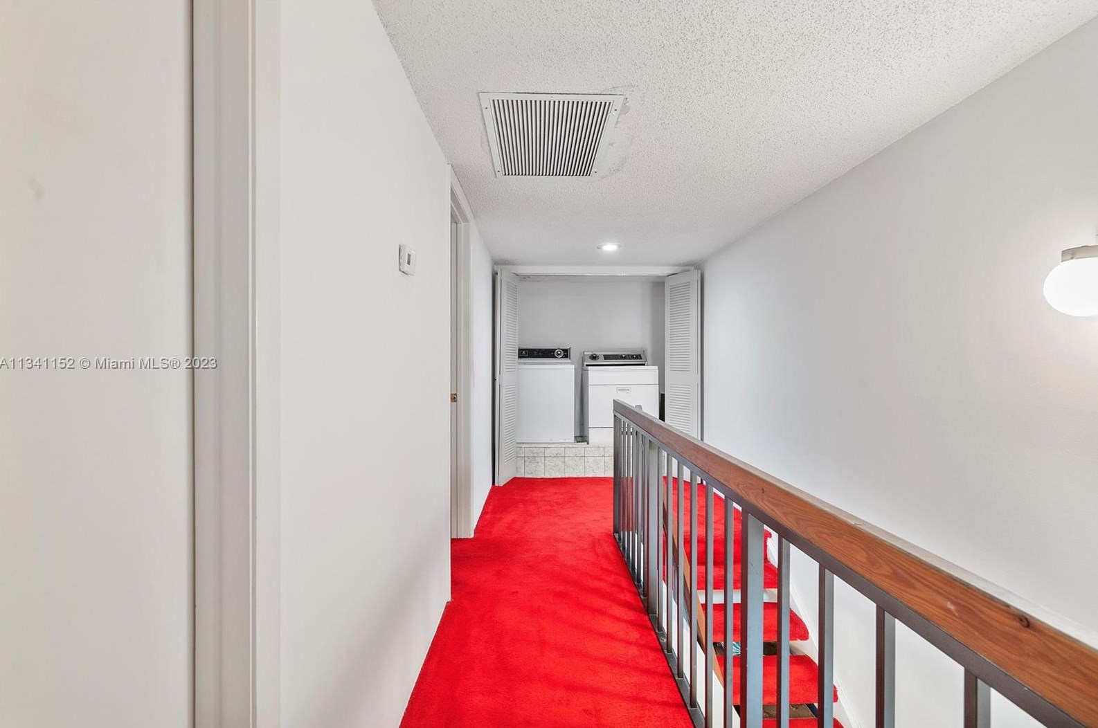 1471 Fairway Rd, Hollywood FL 33026-3039 exterior