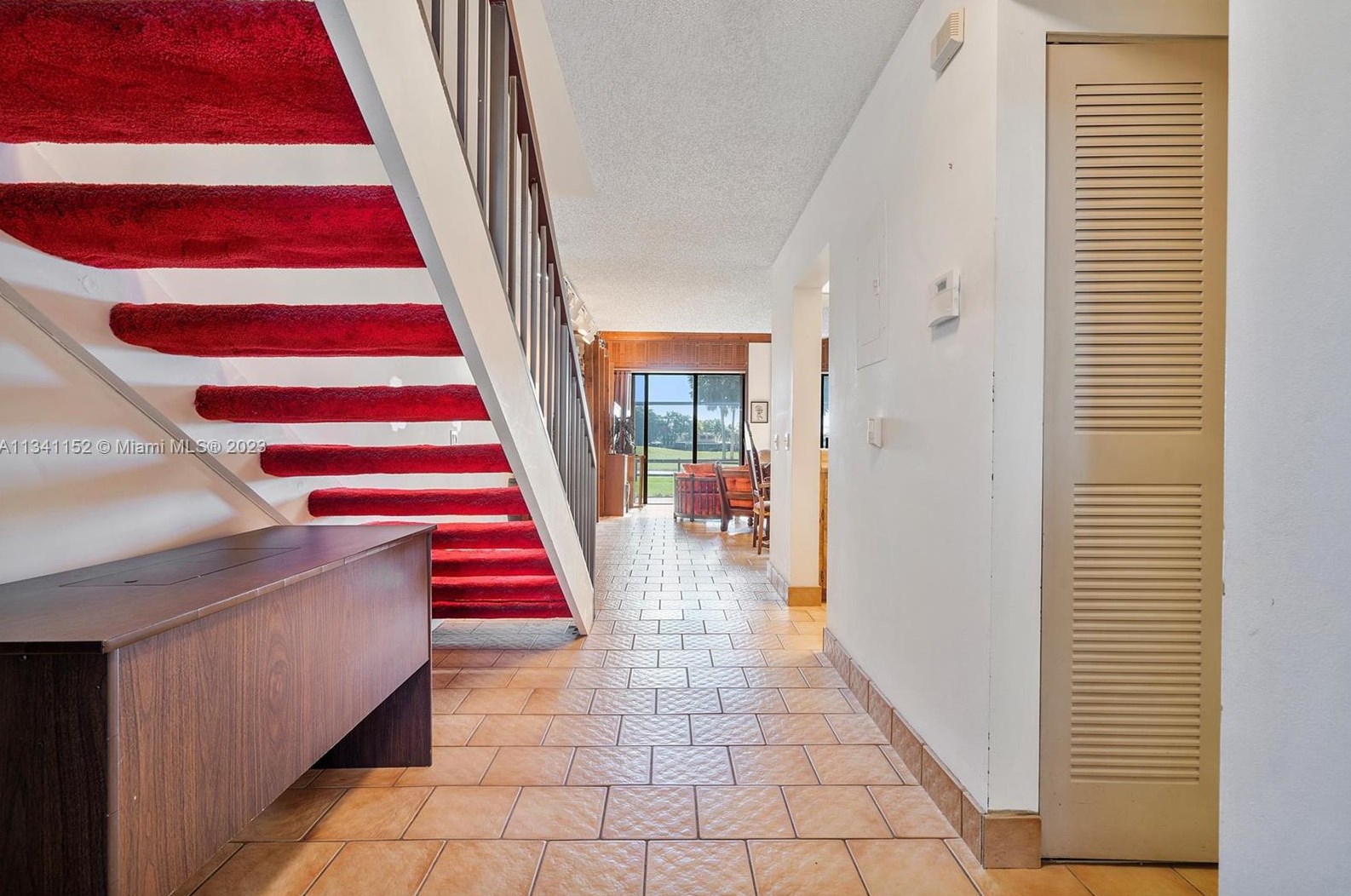 1471 Fairway Rd, Hollywood FL 33026-3039 exterior