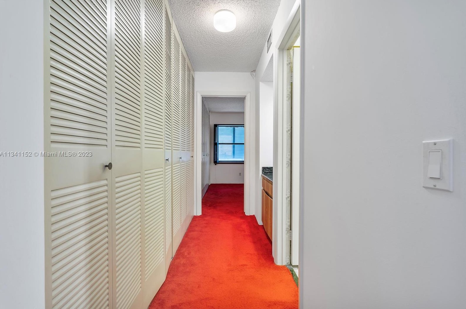 1471 Fairway Rd, Hollywood FL 33026-3039 exterior