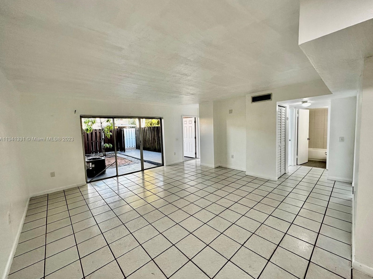 8400 Sw 154th Circle Ct Apt 715, Miami, FL 33193