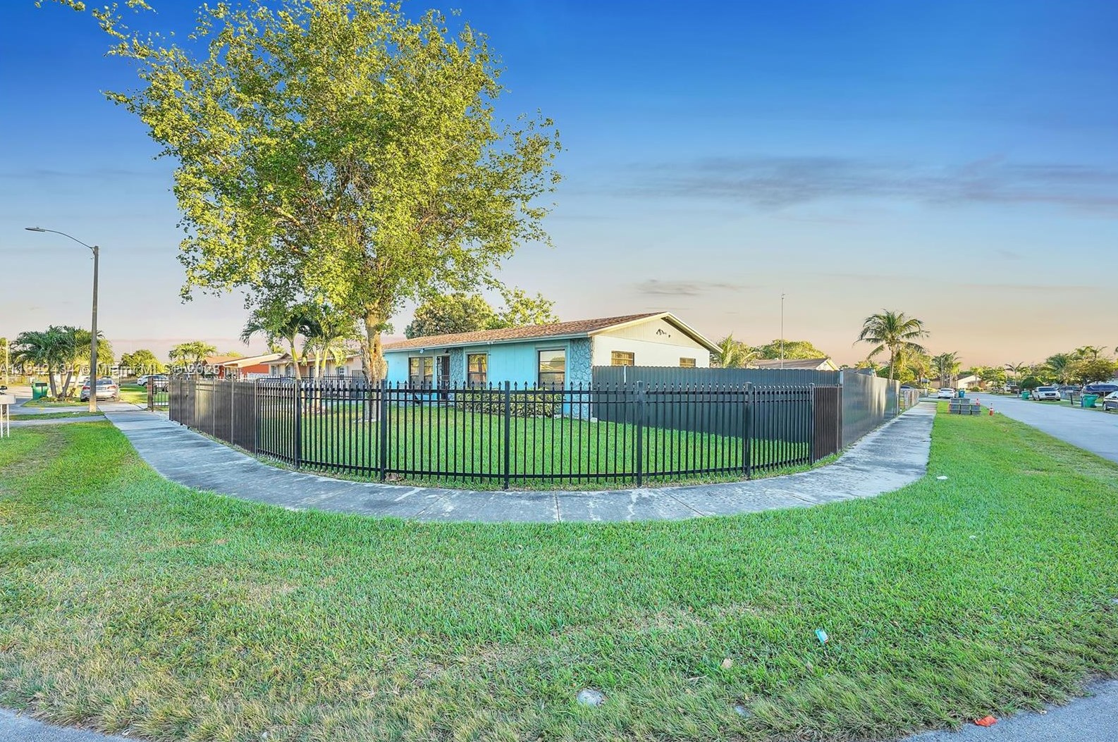 3320 202nd Ln, Miami, FL 33056-1833