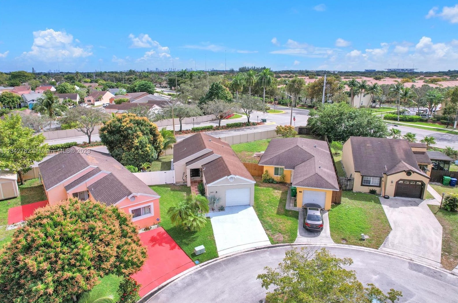 2451 85th Ter, Hollywood FL  33025-2119 exterior