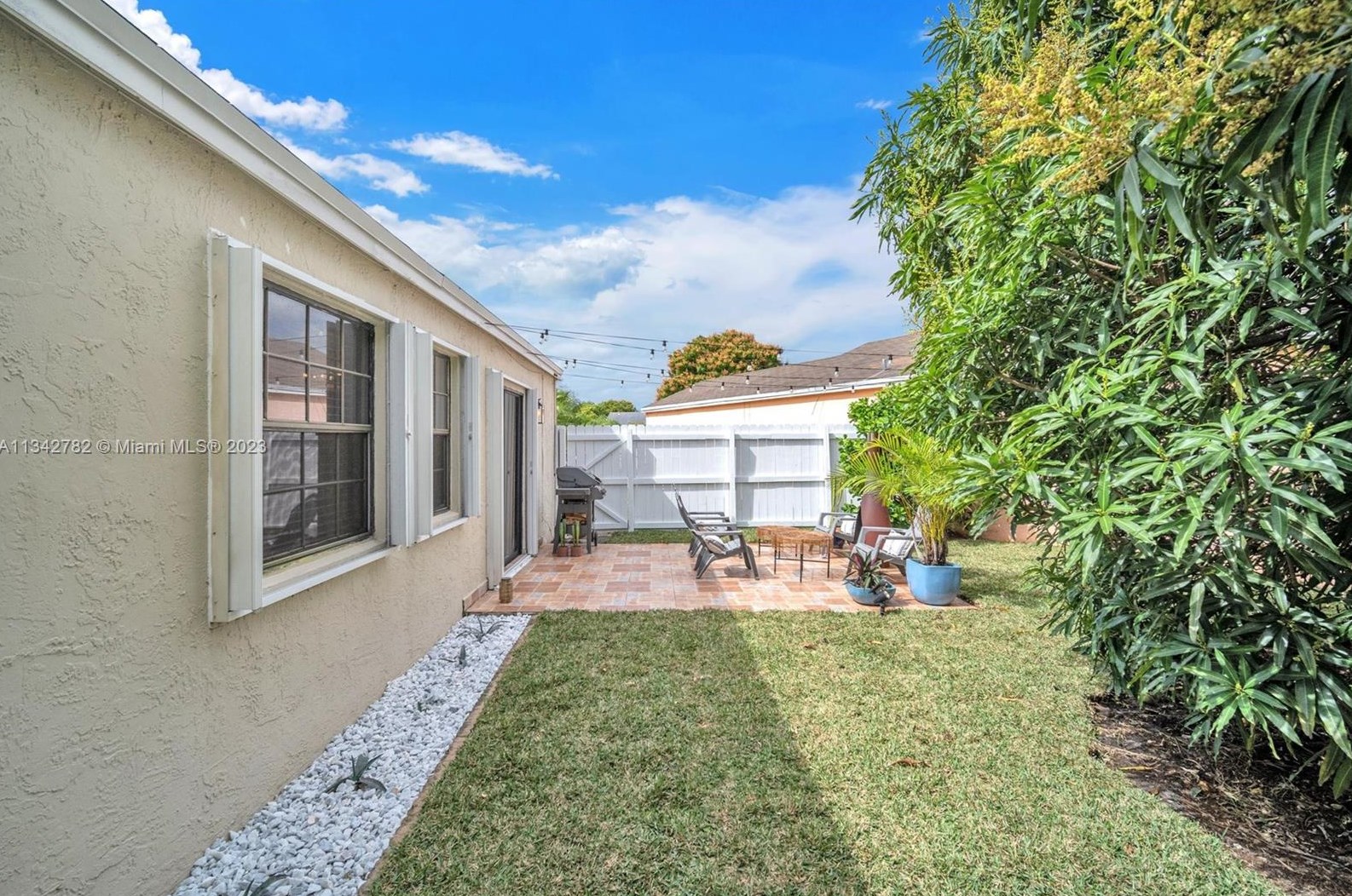 2451 85th Ter, Hollywood FL  33025-2119 exterior