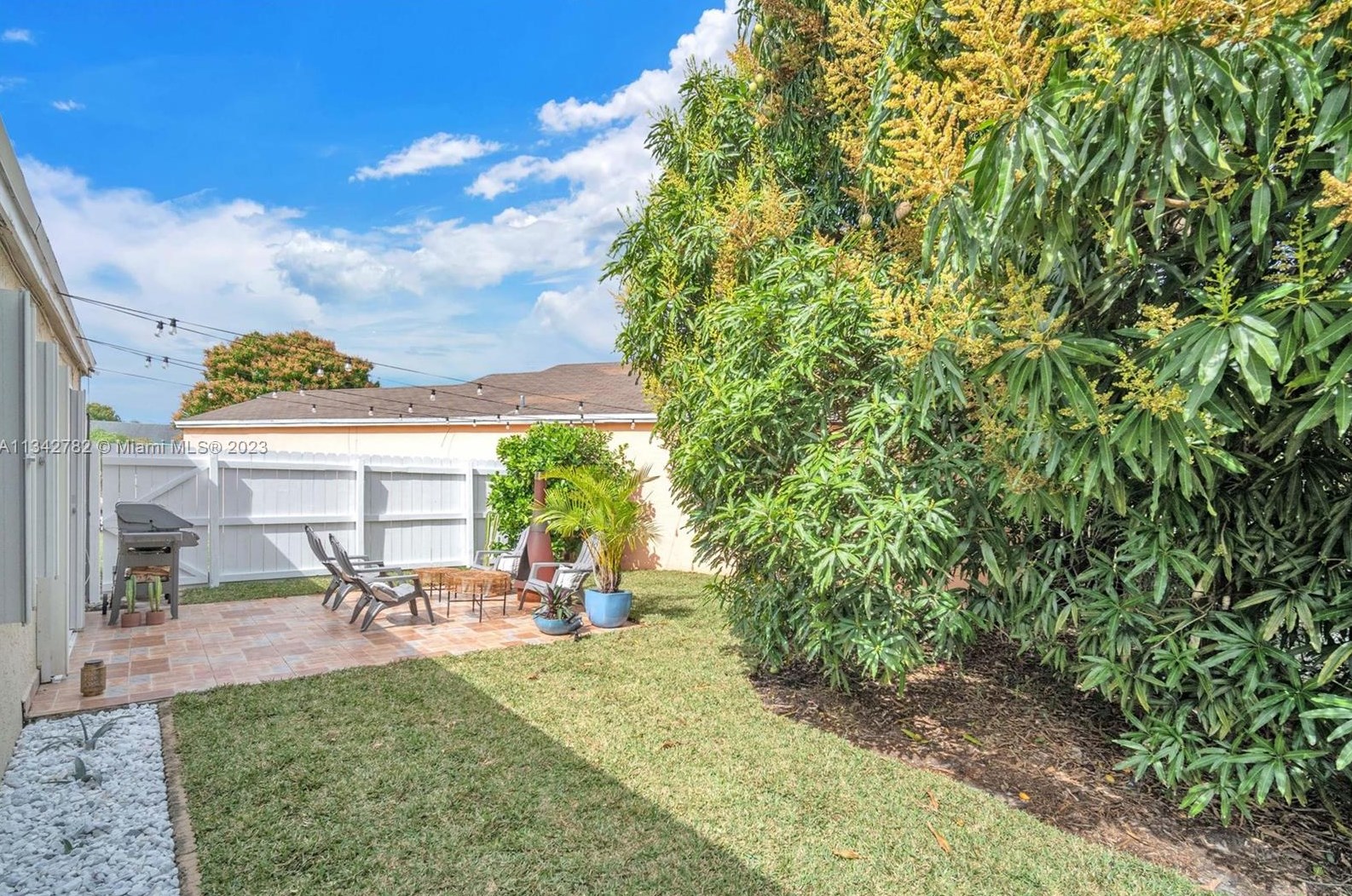 2451 85th Ter, Hollywood FL  33025-2119 exterior