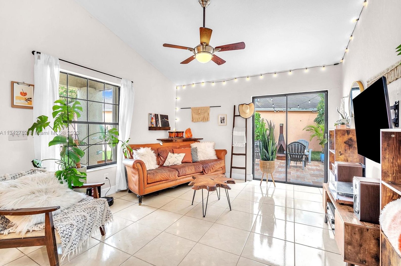 2451 85th Ter, Hollywood FL  33025-2119 exterior