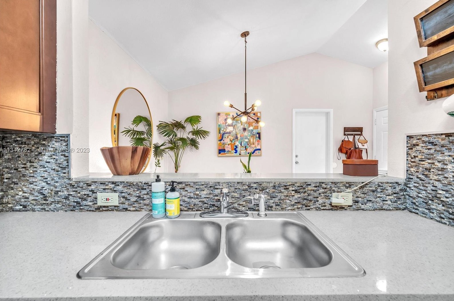 2451 85th Ter, Hollywood FL  33025-2119 exterior