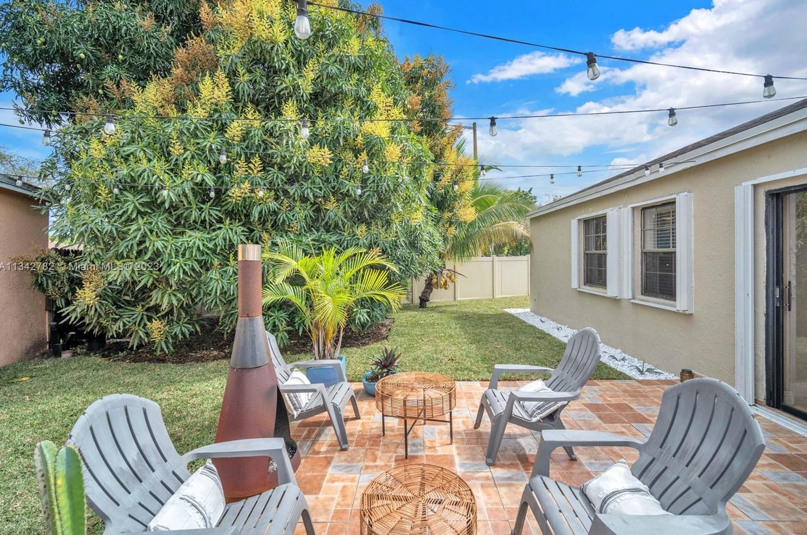 2451 85th Ter, Hollywood FL  33025-2119 exterior