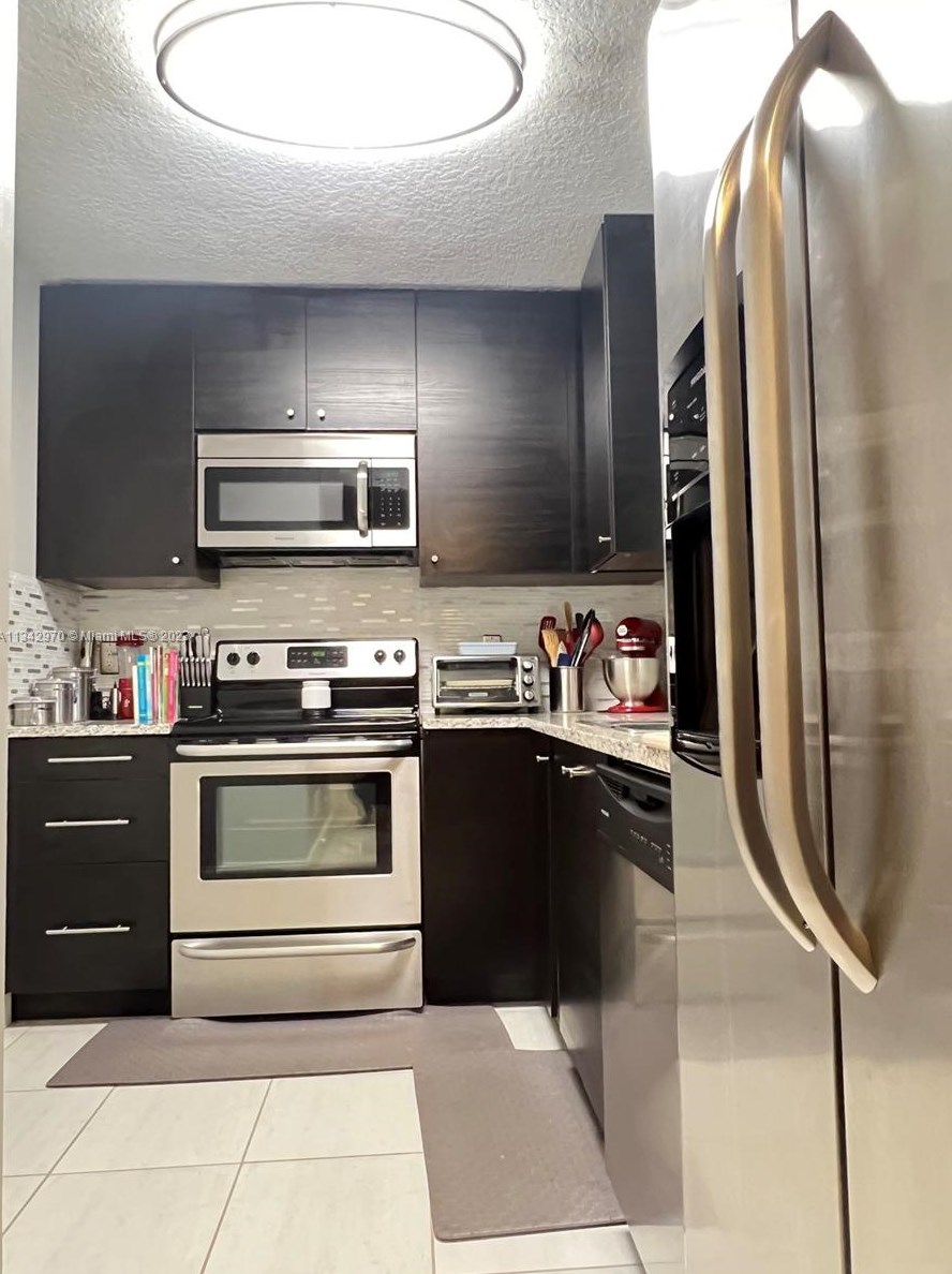 649 E Sheridan St #108, Dania Beach, FL 33004