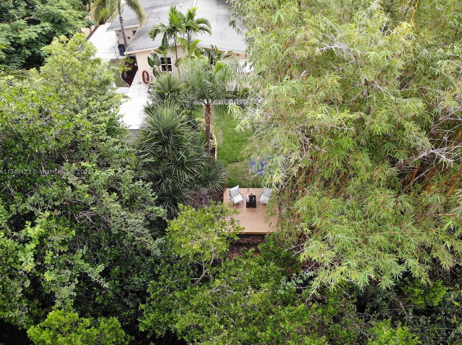 404 Caloosahatchee Ave, Jupiter FL  33458-5604 exterior