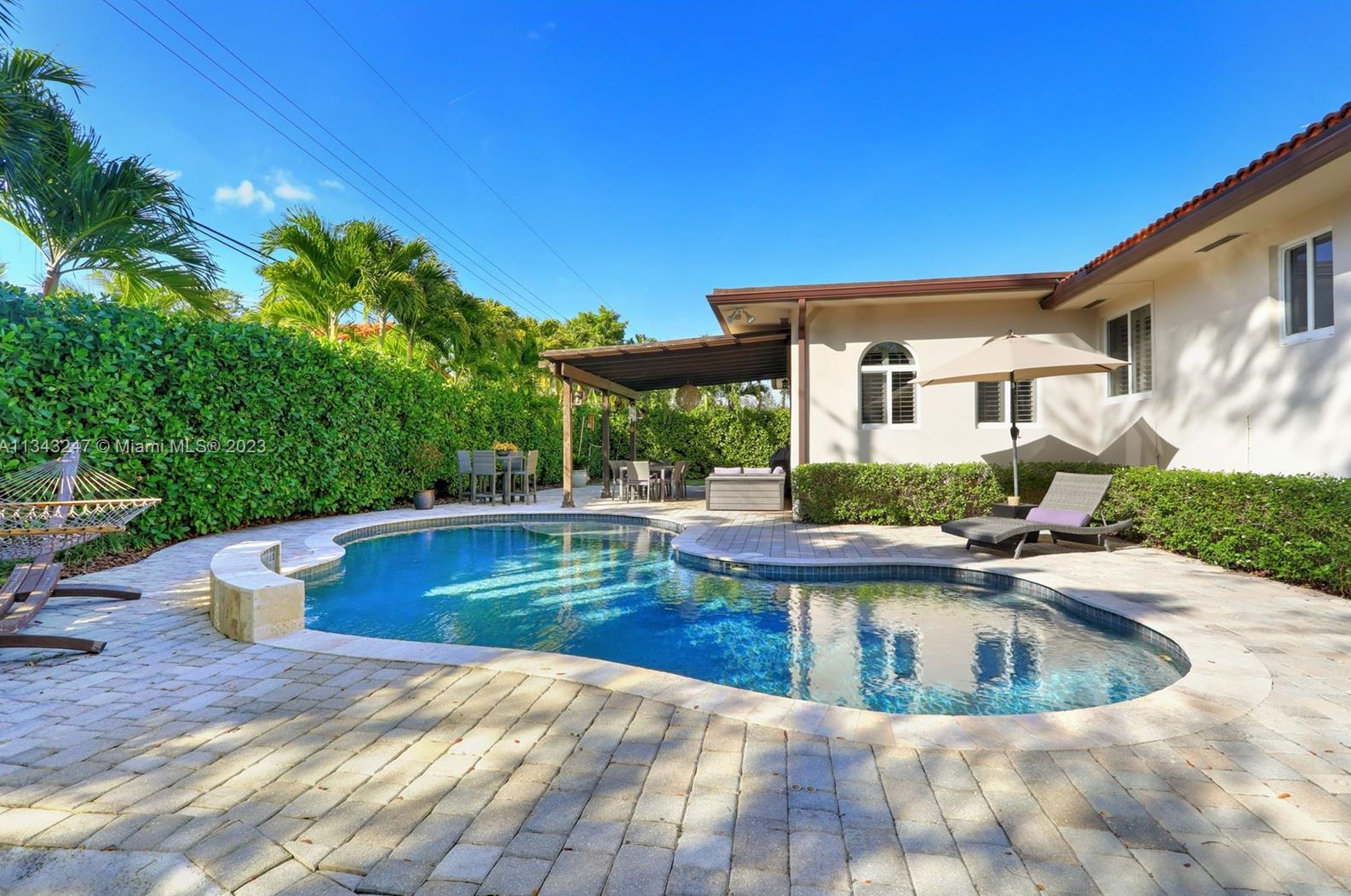 4990 64th Pl, Miami, FL 33155-6142