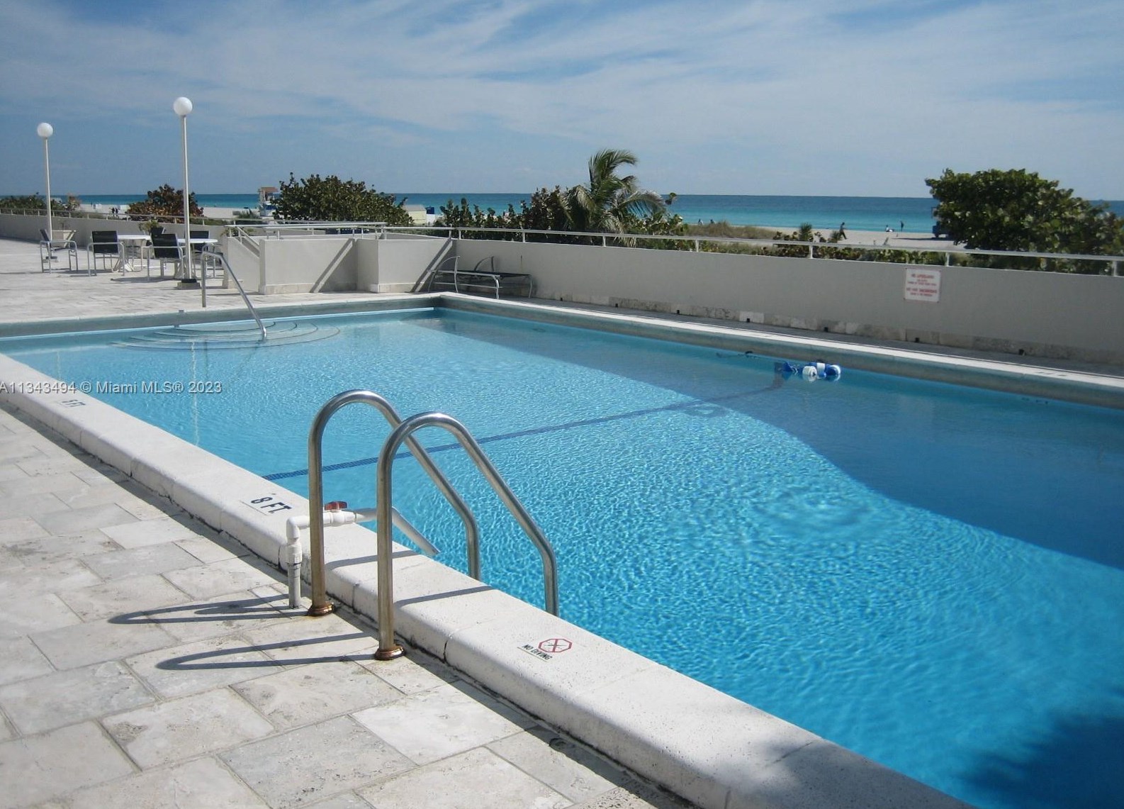 465 Ocean Dr, Miami FL 33139-6613 exterior