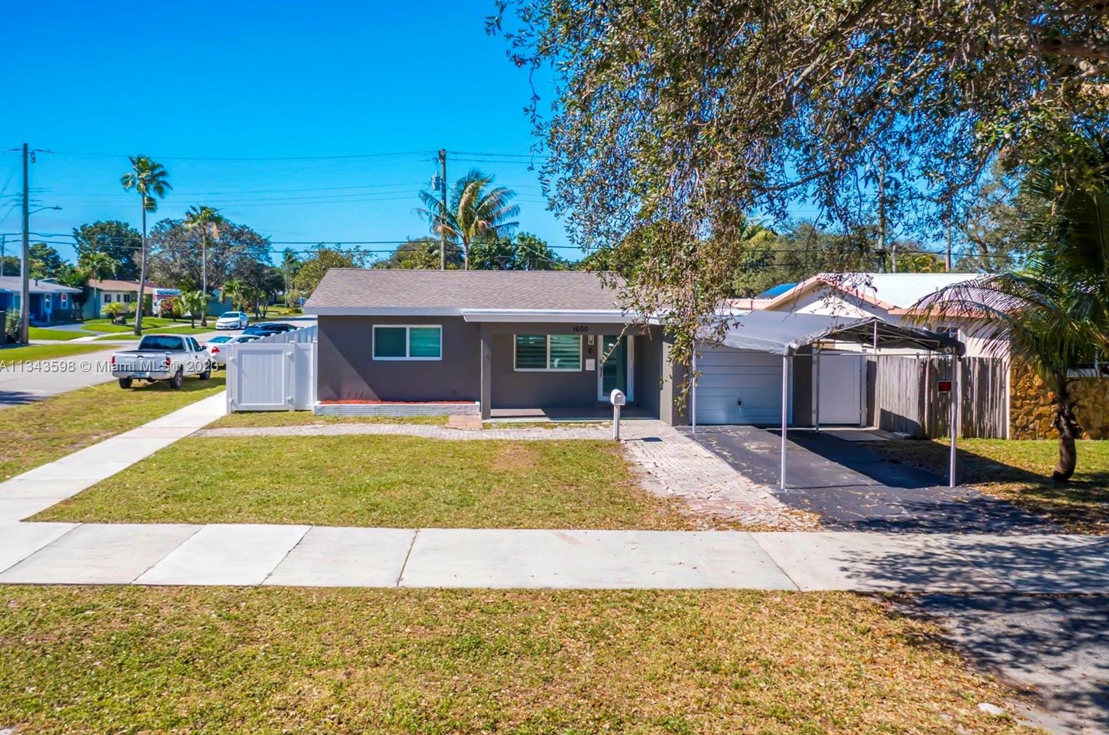 1600 Park Rd, Hollywood FL  33021-5039 exterior