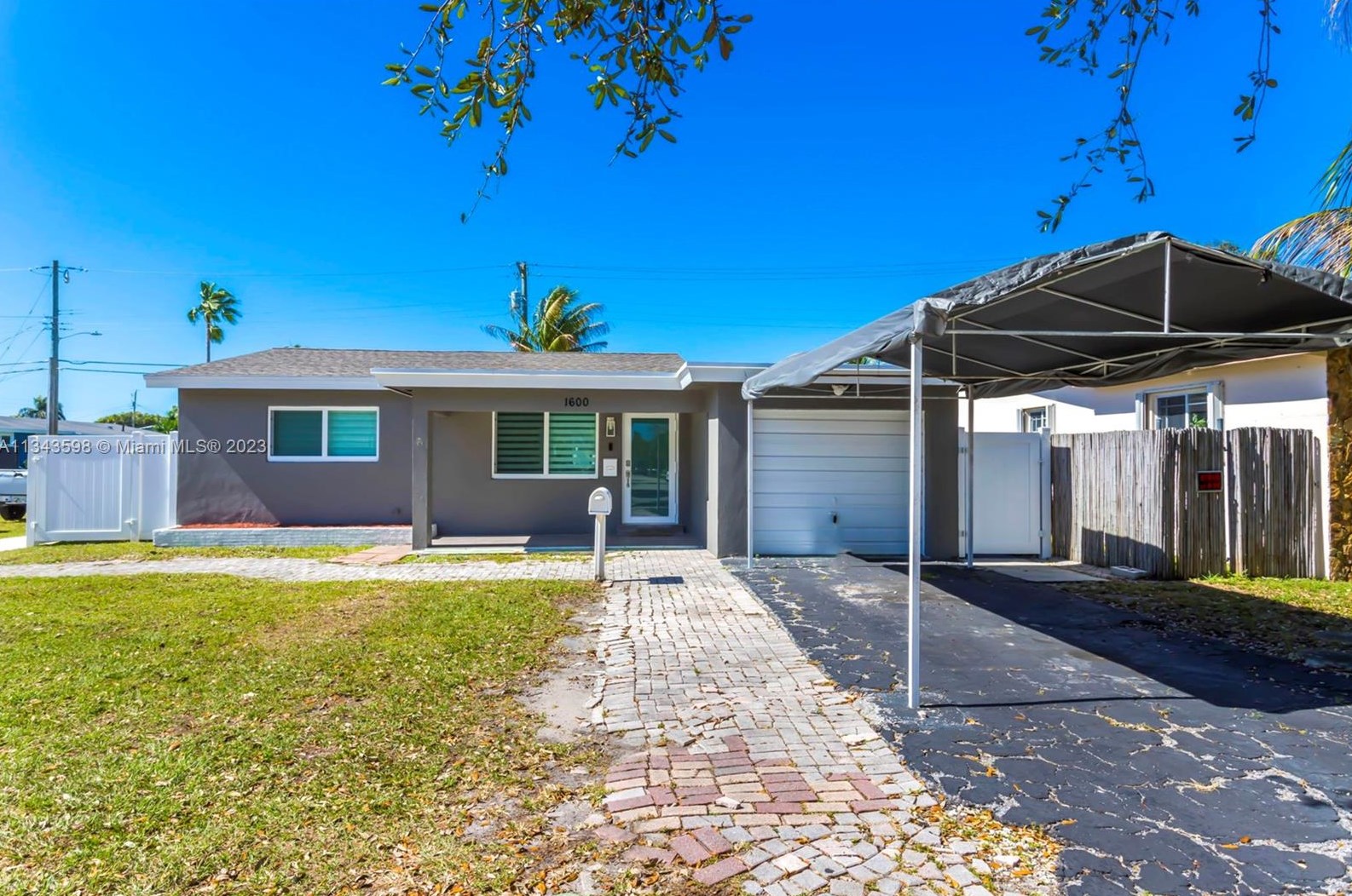 1600 Park Rd, Hollywood FL  33021-5039 exterior