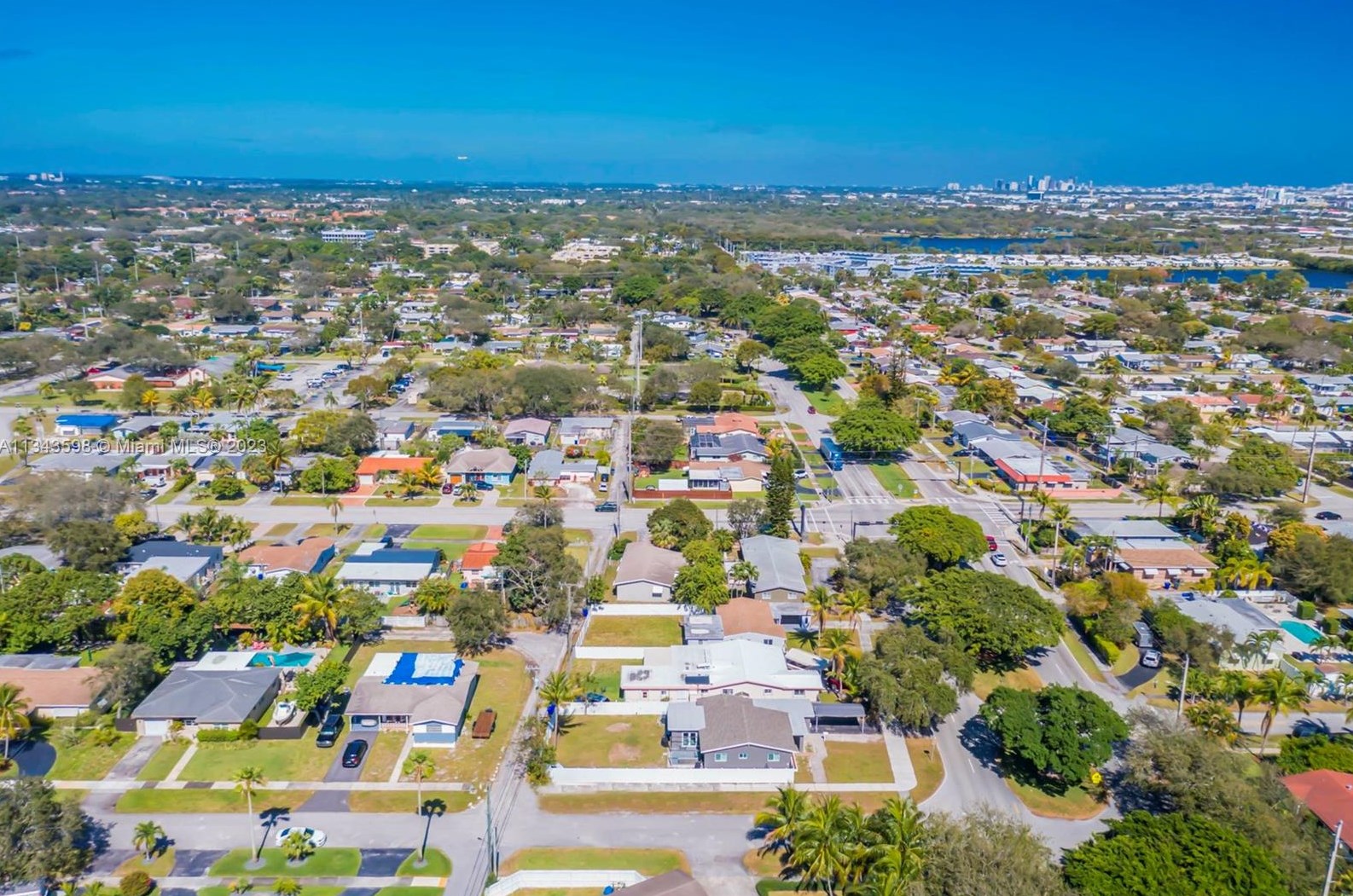 1600 Park Rd, Hollywood FL  33021-5039 exterior