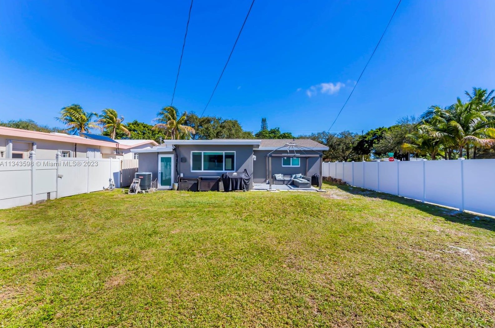 1600 Park Rd, Hollywood FL  33021-5039 exterior