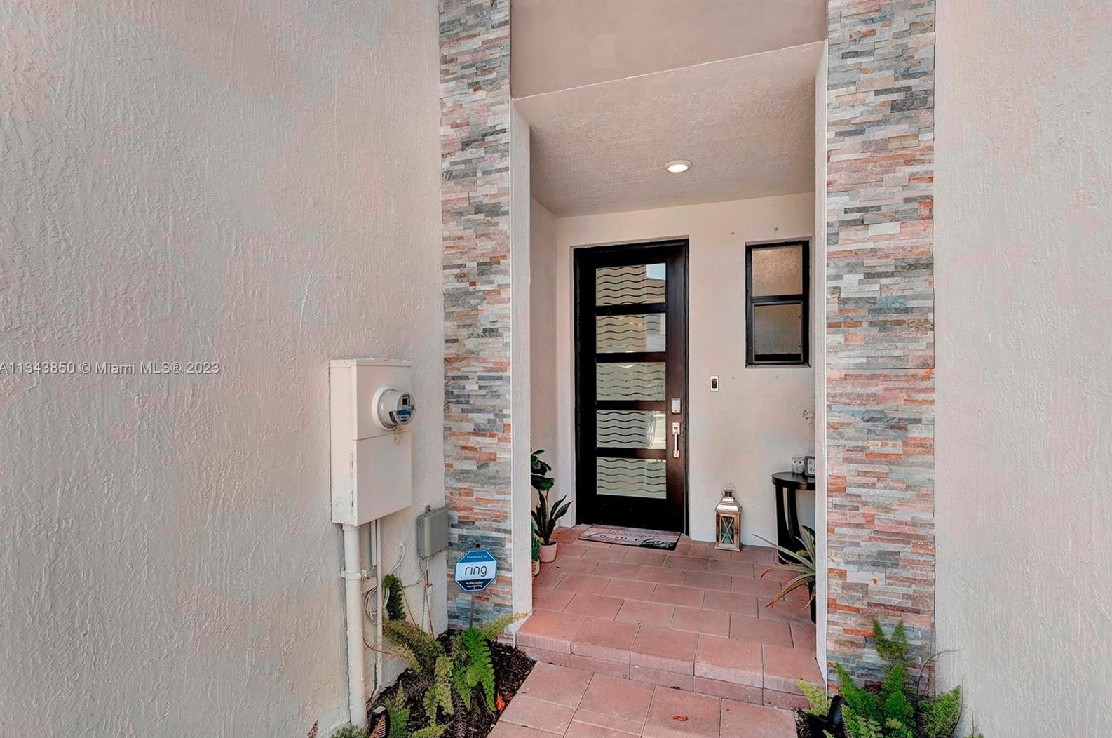 15827 Nw 91 Ct, Hialeah, FL 33018