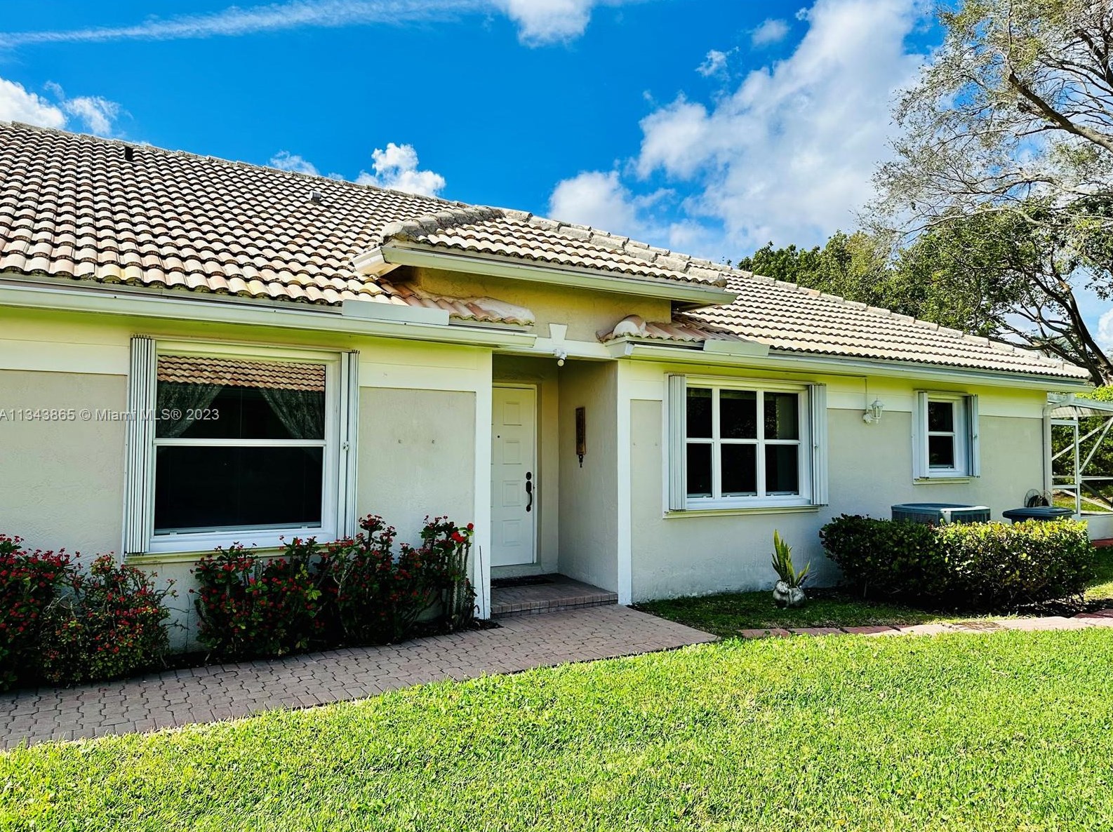 12858 Hampton Lakes Cir, Boynton Beach, FL 33436-8203
