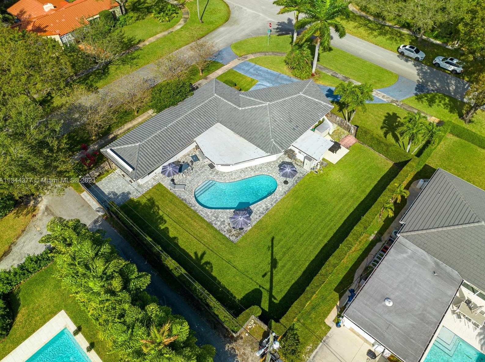 100 92nd St, Miami, FL 33138-2814