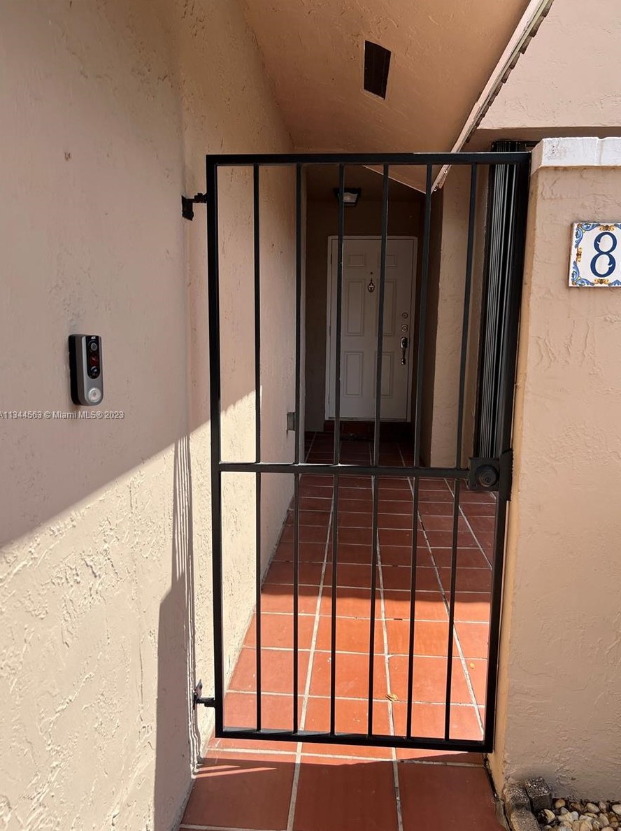 8815 113th Place Cir, Miami, FL 33176-1106