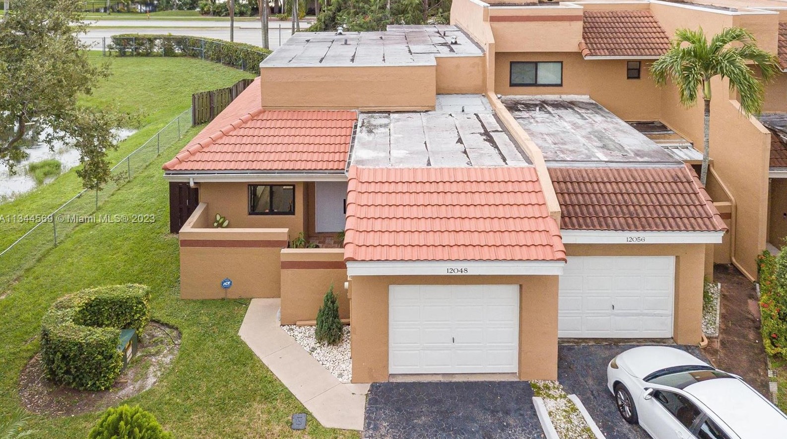 12048 Las Palmas Dr, Hollywood, FL 33025-3789