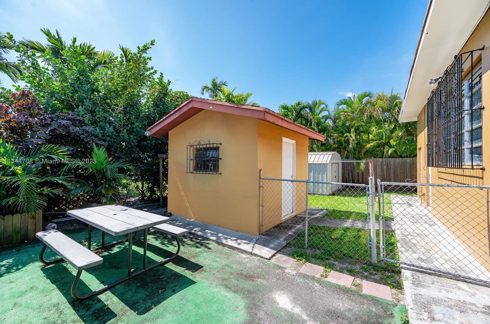 3146 25 Ter, Miami FL 33133-2005 exterior