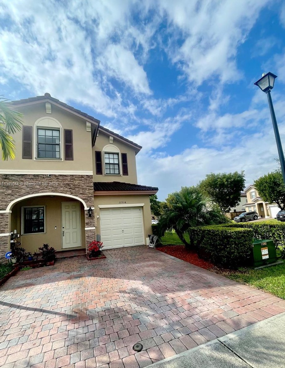 11914 153rd Pl, Miami, FL 33196-6827