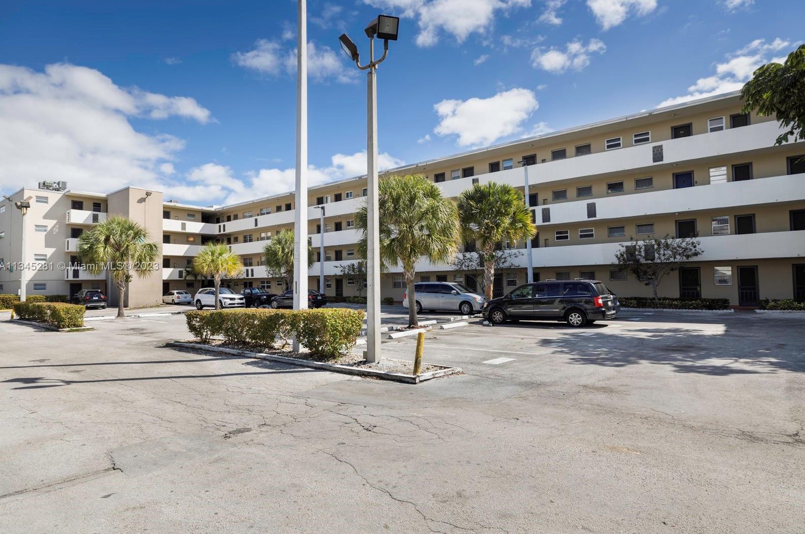 1690 191st St, Miami FL  33179-4103 exterior