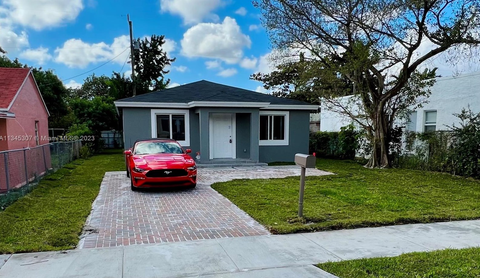 1820 48th St, Miami, FL 33142-4056