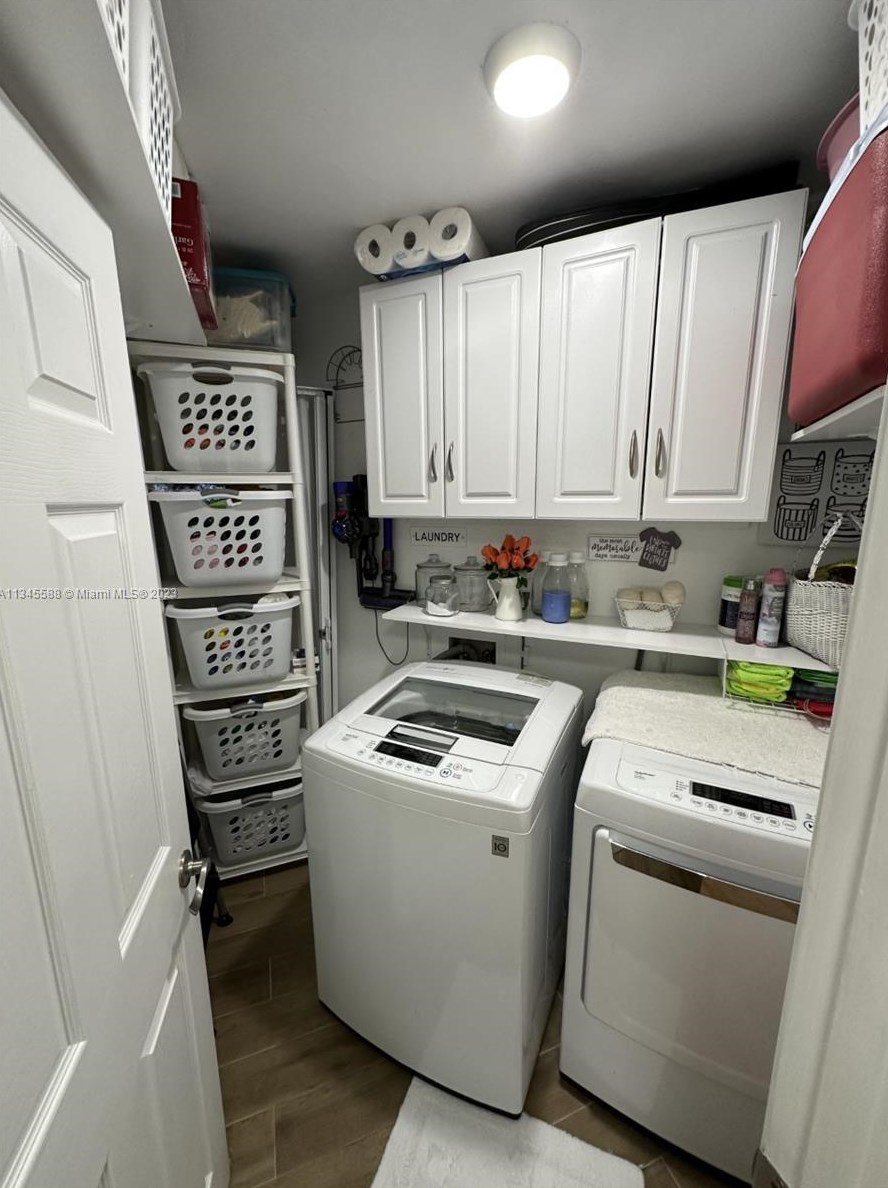 10241 9th Street Cir, Miami FL 33172-3264 exterior