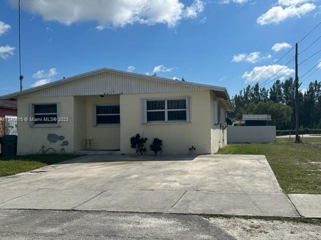 1662 152nd Ter, Miami, FL 33054-2914
