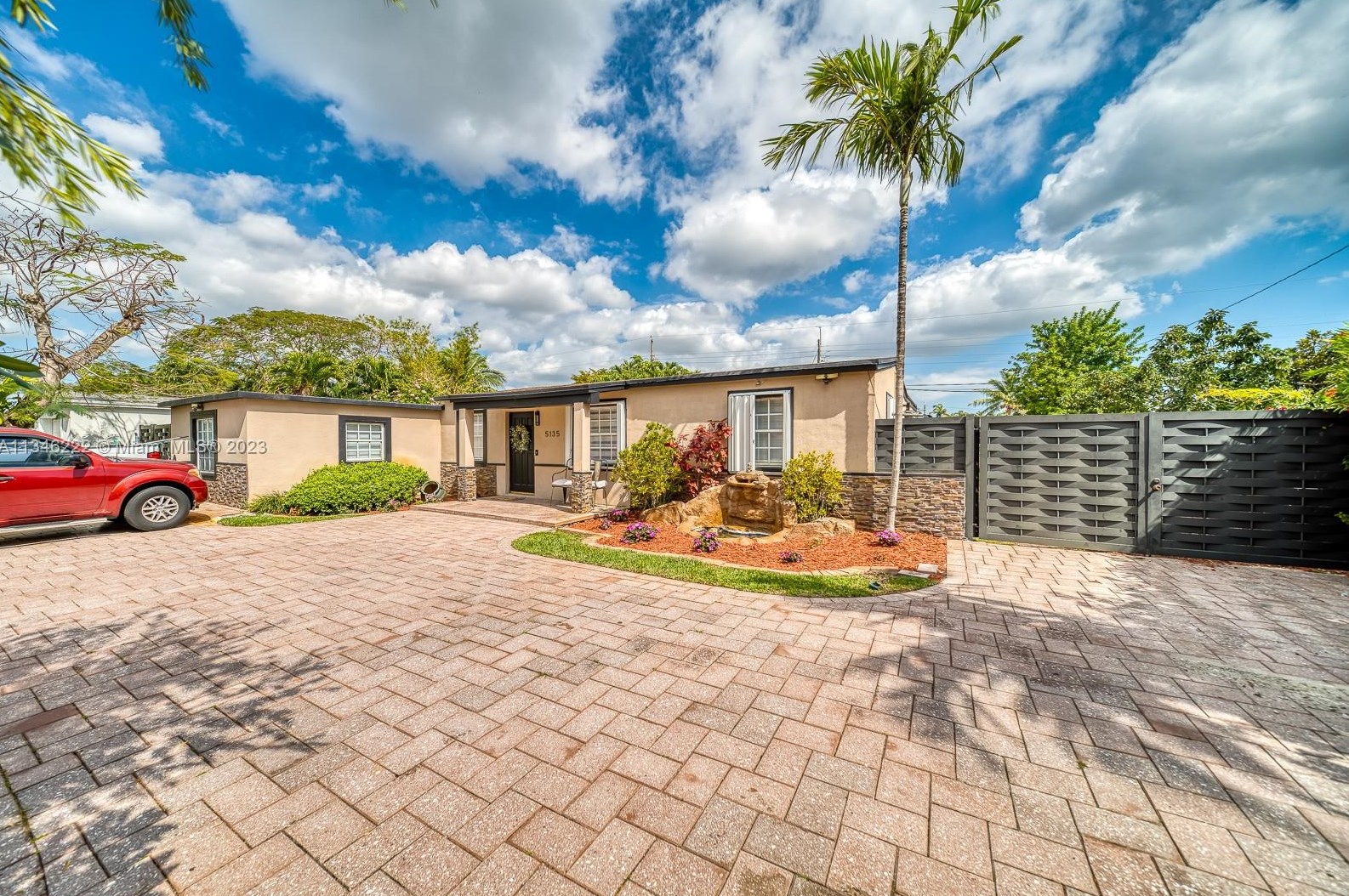 5135 99th Ave, Miami, FL 33178-1917