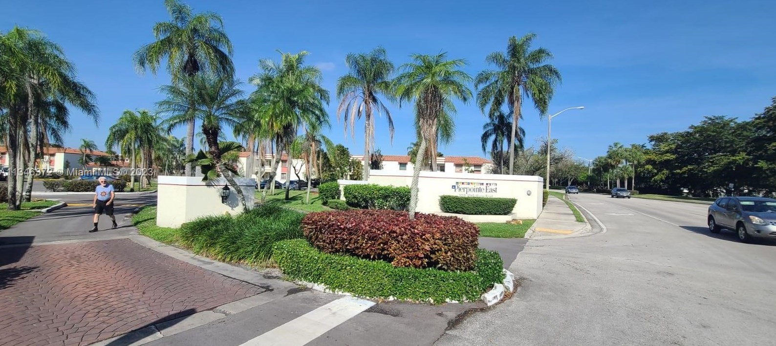 1124 Hiatus Rd, Hollywood, FL 33026-3028
