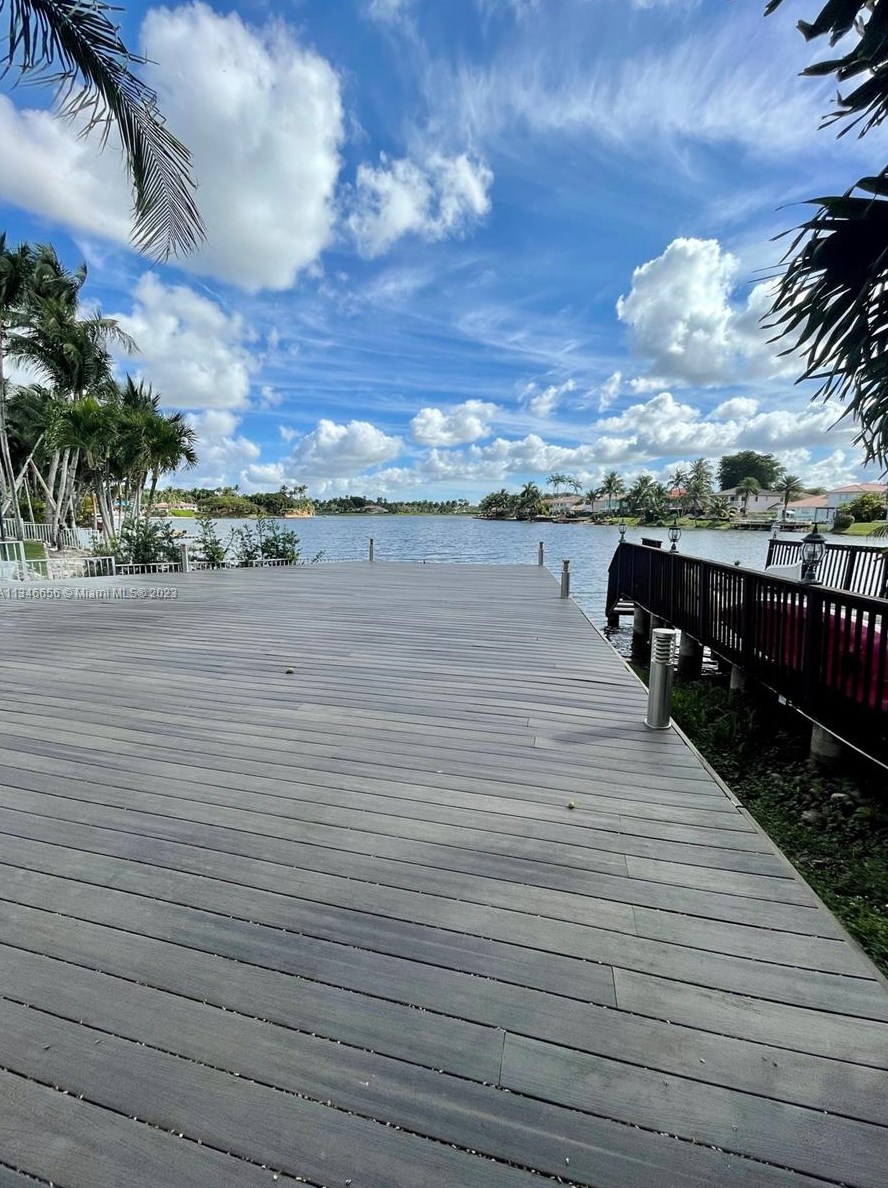 11320 64th Ter, Miami, FL 33178-3622