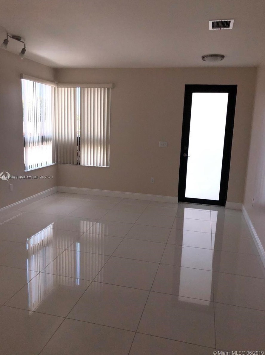931 E 24th St, Hialeah, FL 33013