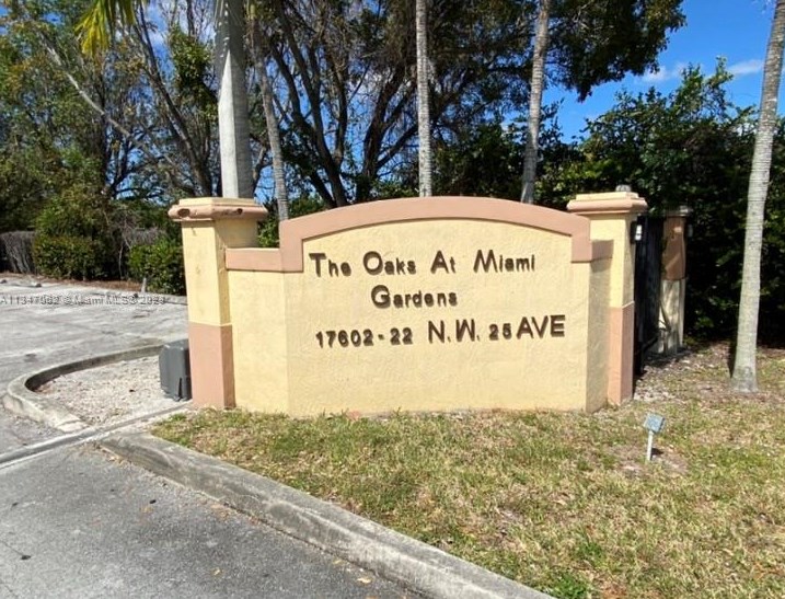 17622 25th Ave, Miami FL 33056-3647 exterior