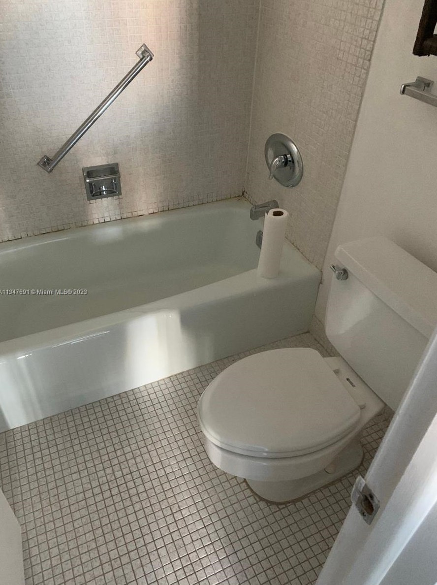 16751 9th Ave, Miami FL  33162-2520 exterior