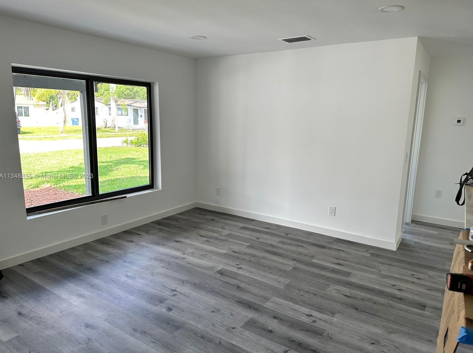 6660 Park St, Hollywood, FL 33024-3931